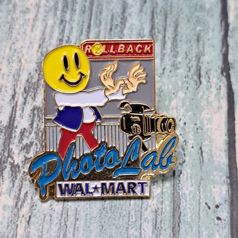Wal-Mart Associate Employee Pin - Smiley Photo Lab Camera film